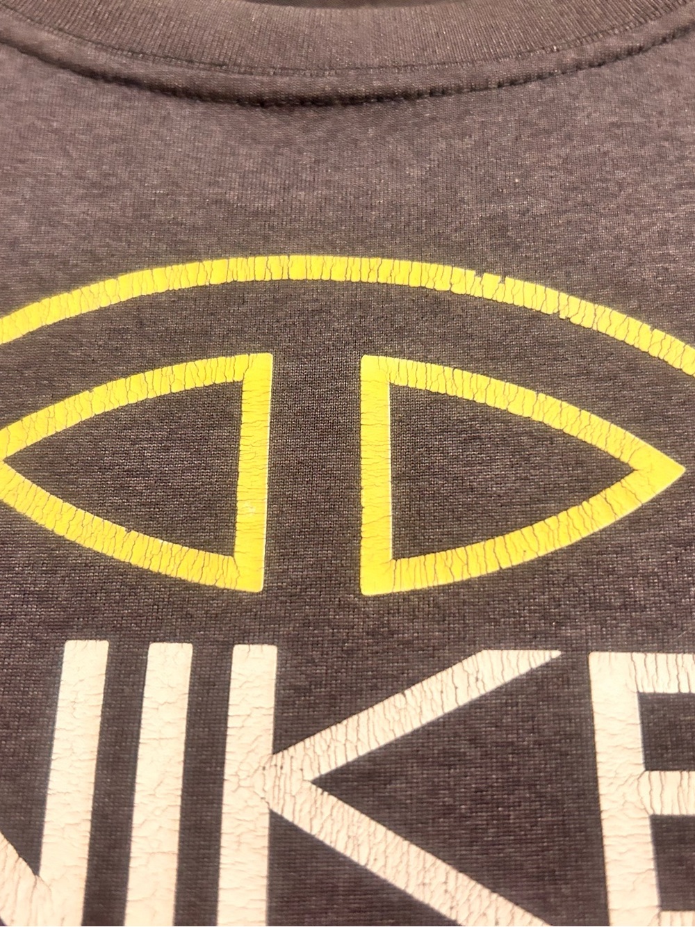 Nike Elite Kids Black Short-Sleeve T-Shirt with Neon Yellow Logo Sz. XL - Picture 4 of 5